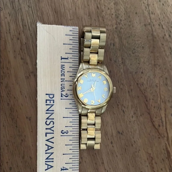 Marc by Marc Jacobs Gold Watch - Picture 4 of 10